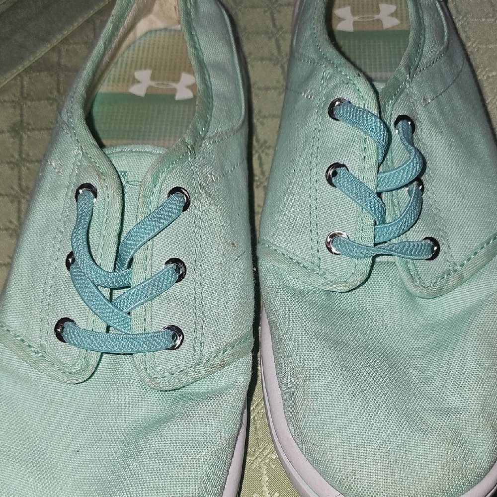 Under Armour Mint Green Canvas Slip On Sneakers Size 8